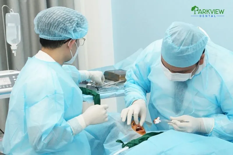 Cắm trụ Implant an toàn, hiệu quả cùng bác sĩ trên 10 năm kinh nghiệm tại Nha khoa Parkview